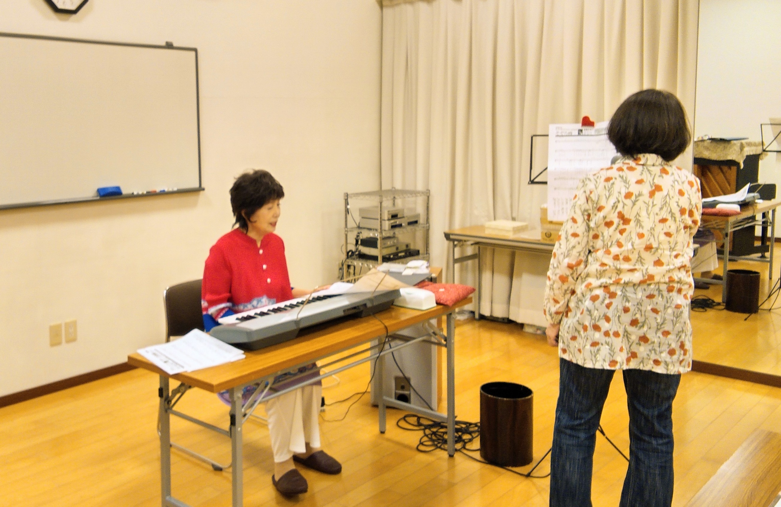 新曲を楽しく覚えましょう! 楽しいカラオケ 午後