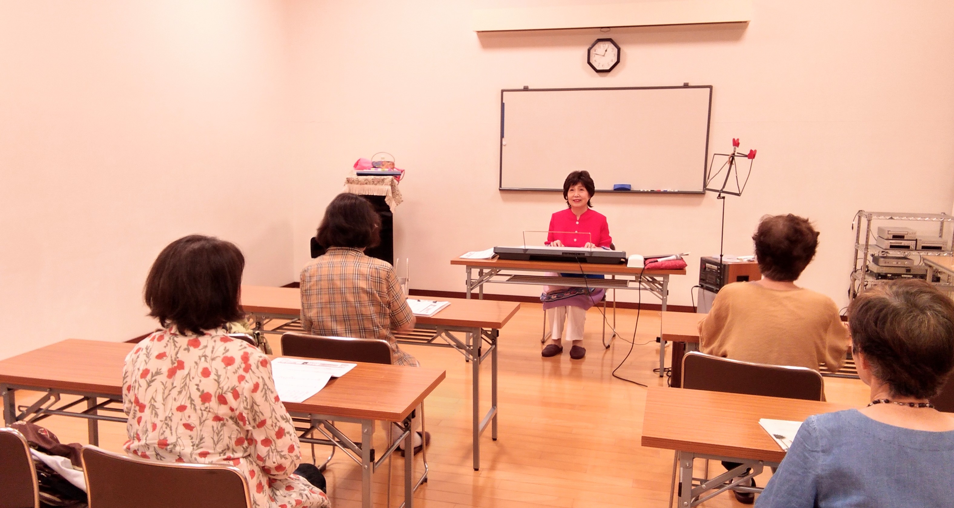 新曲を楽しく覚えましょう! 楽しいカラオケ 午後