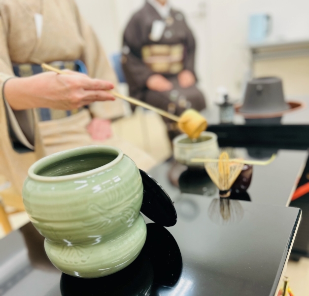 美しい所作を学ぶ テーブル茶道講座