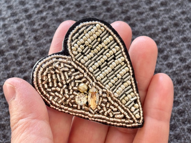 基礎からゆっくり丁寧に ビーズ刺繍を楽しもう