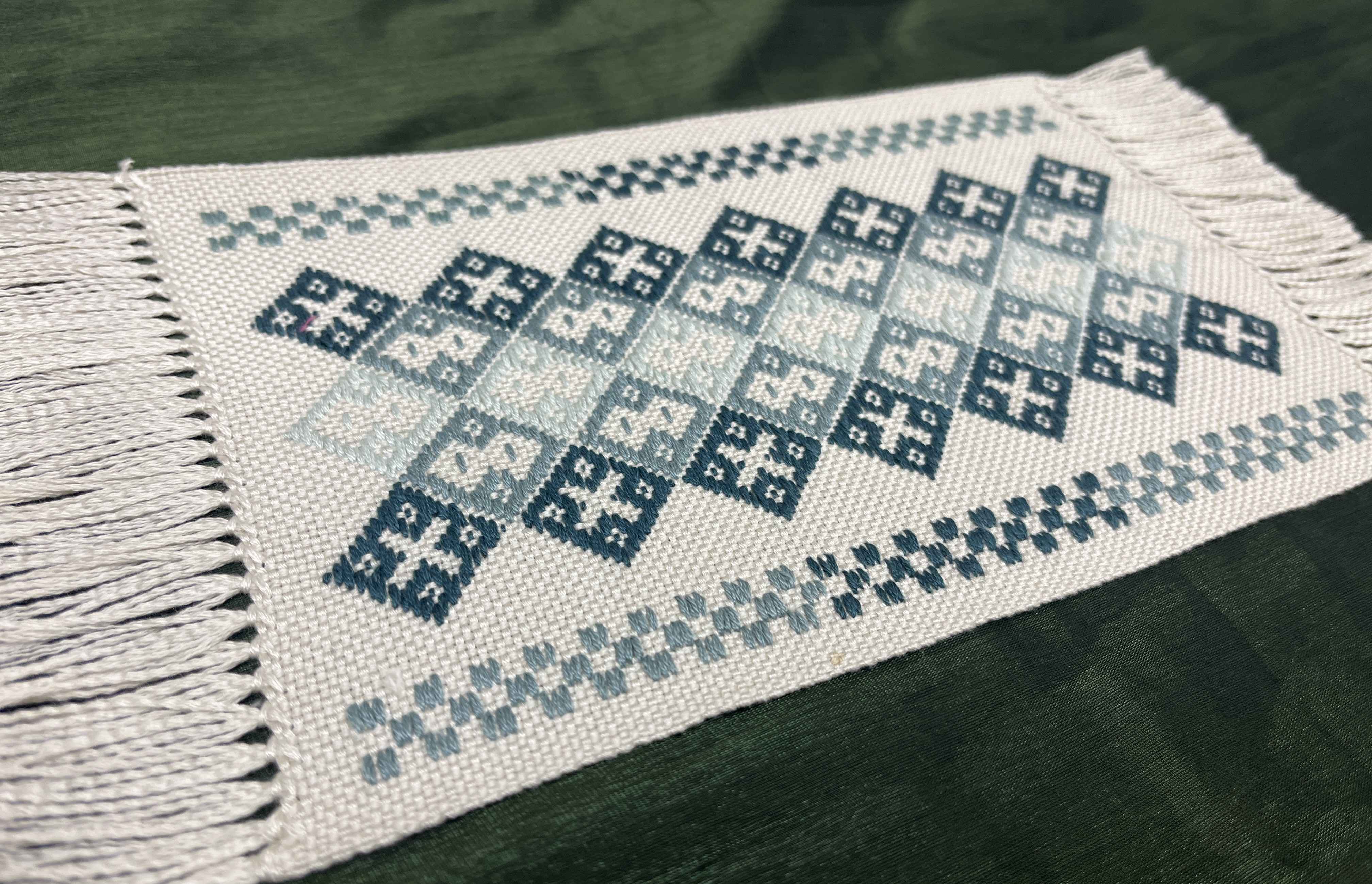 作品を選んでつくる こぎん刺し ～ しおり / ストラップ / テーブルセンター ～