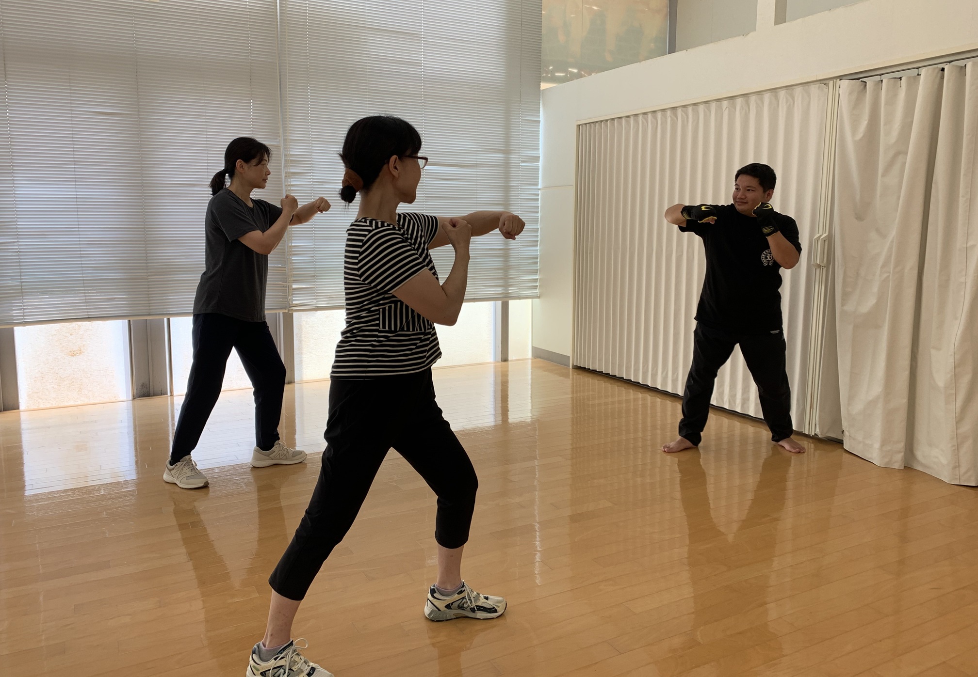 楽しくリフレッシュ ボクシング エクササイズ