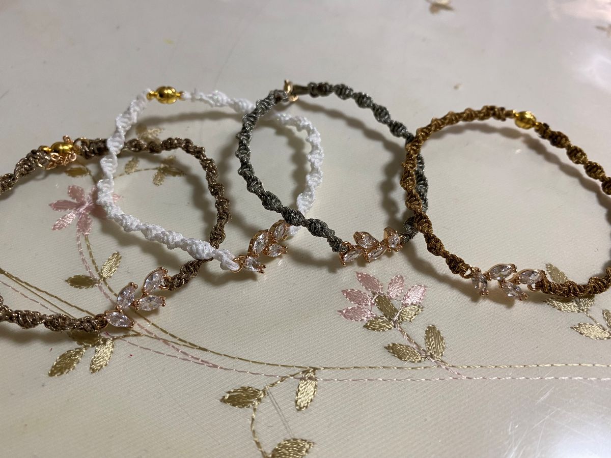 2026年ラッキーカラーで作る マクラメジュエリー 日程 2/21(土) 体験費 2.640円  教材費 3.300円