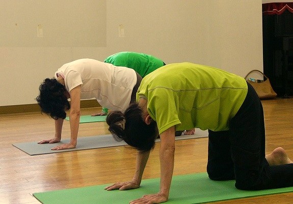 中高年の方～ オバチャマ・ヨーガ