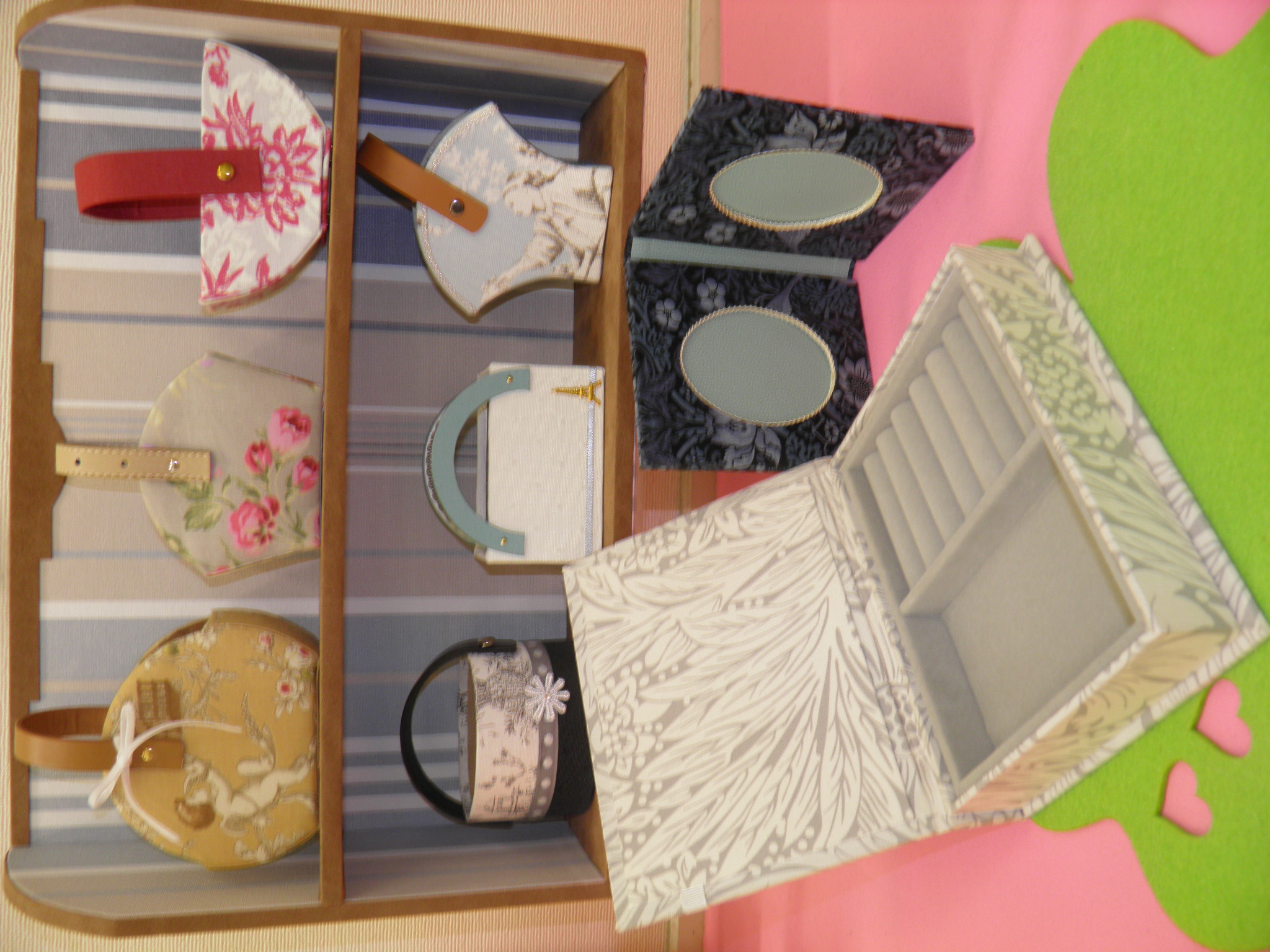 素敵に手作りフレンチクラフト カルトナージュ(月)