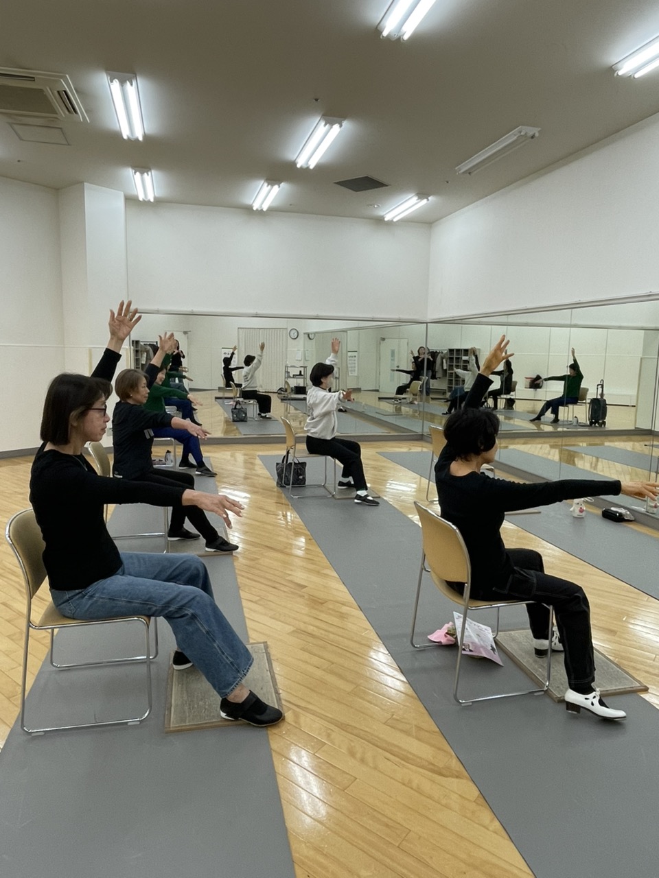 腰掛タップダンス