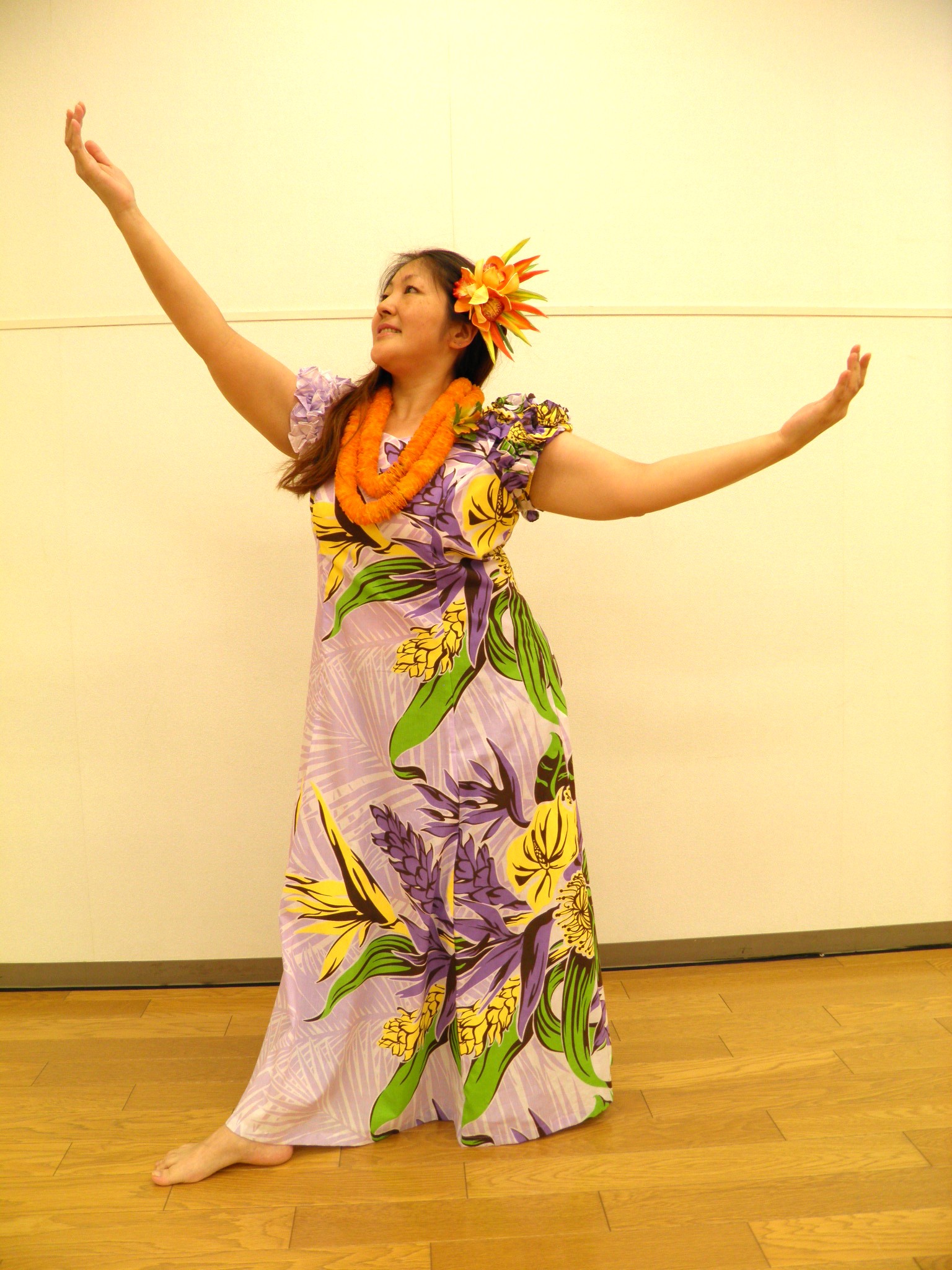 初めての方も楽しく♪ ハワイアン・フラ