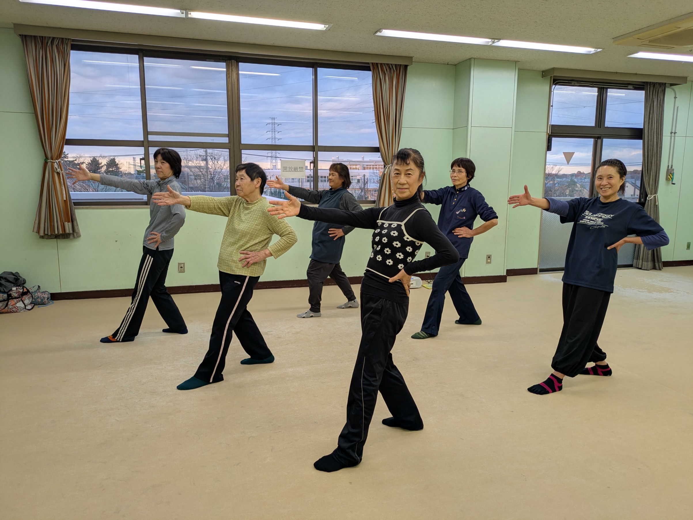 心身共にリフレッシュ ディスコソングでストレッチ&ダンス HP限定企画講座