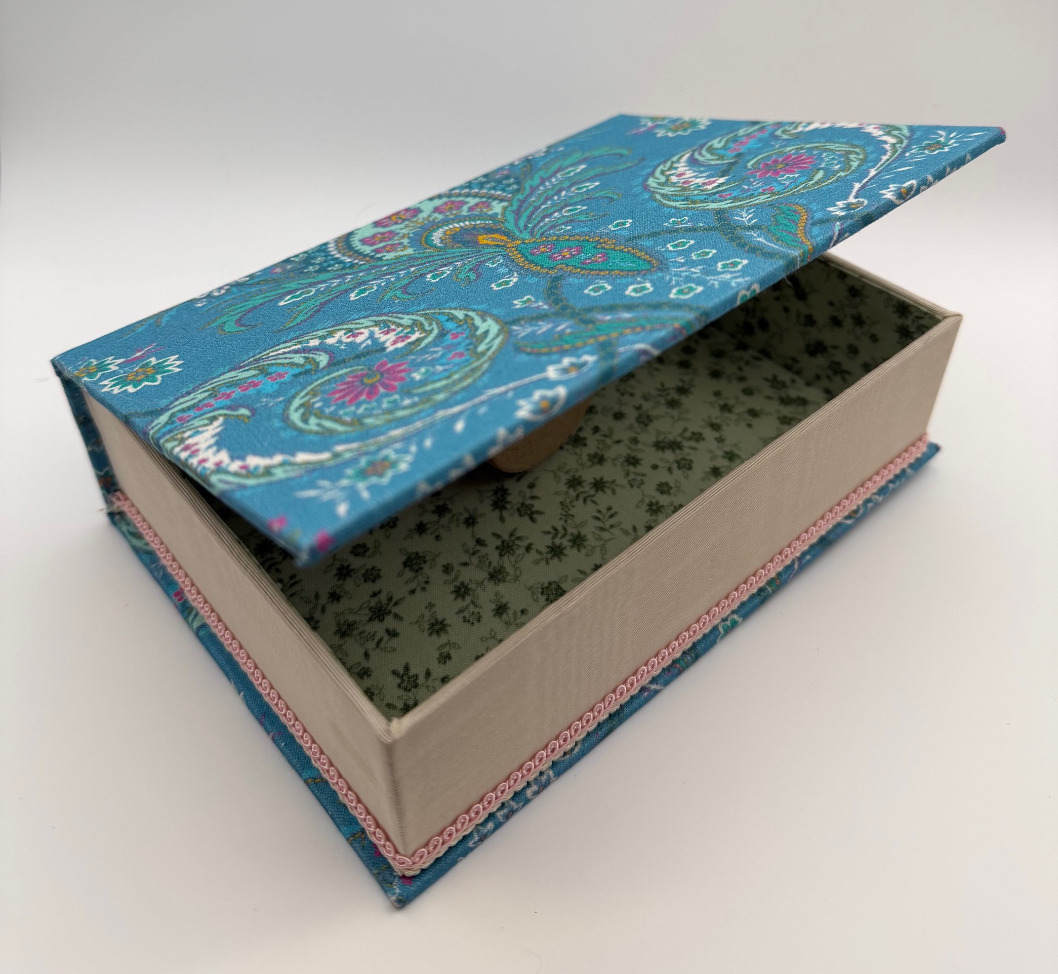 1DAY講座4/12・4/21 カルトナージュ～BOOK型のBOX