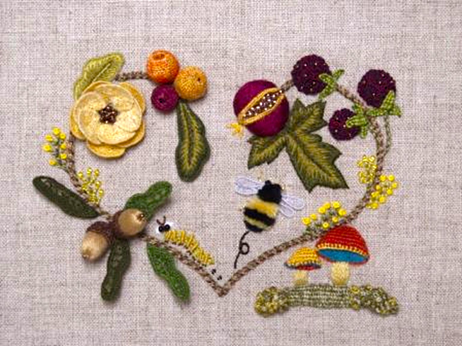 さまざまな手法を用いた 立体刺繍スタンプワーク