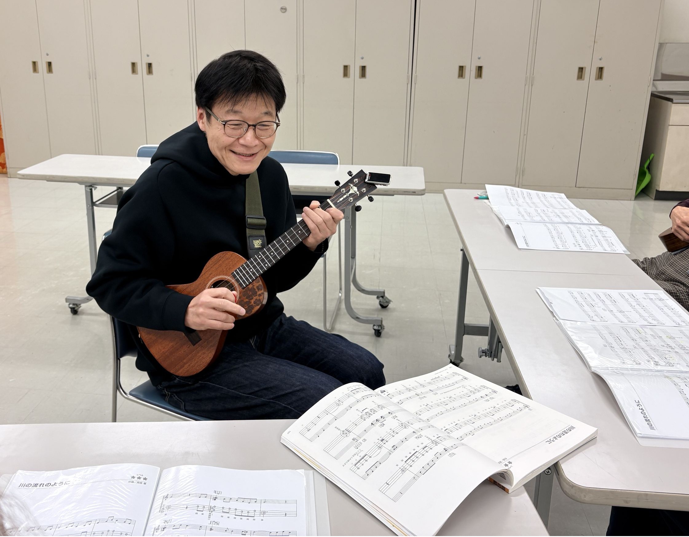 ハワイアンな気分で♪ 水曜ウクレレ教室