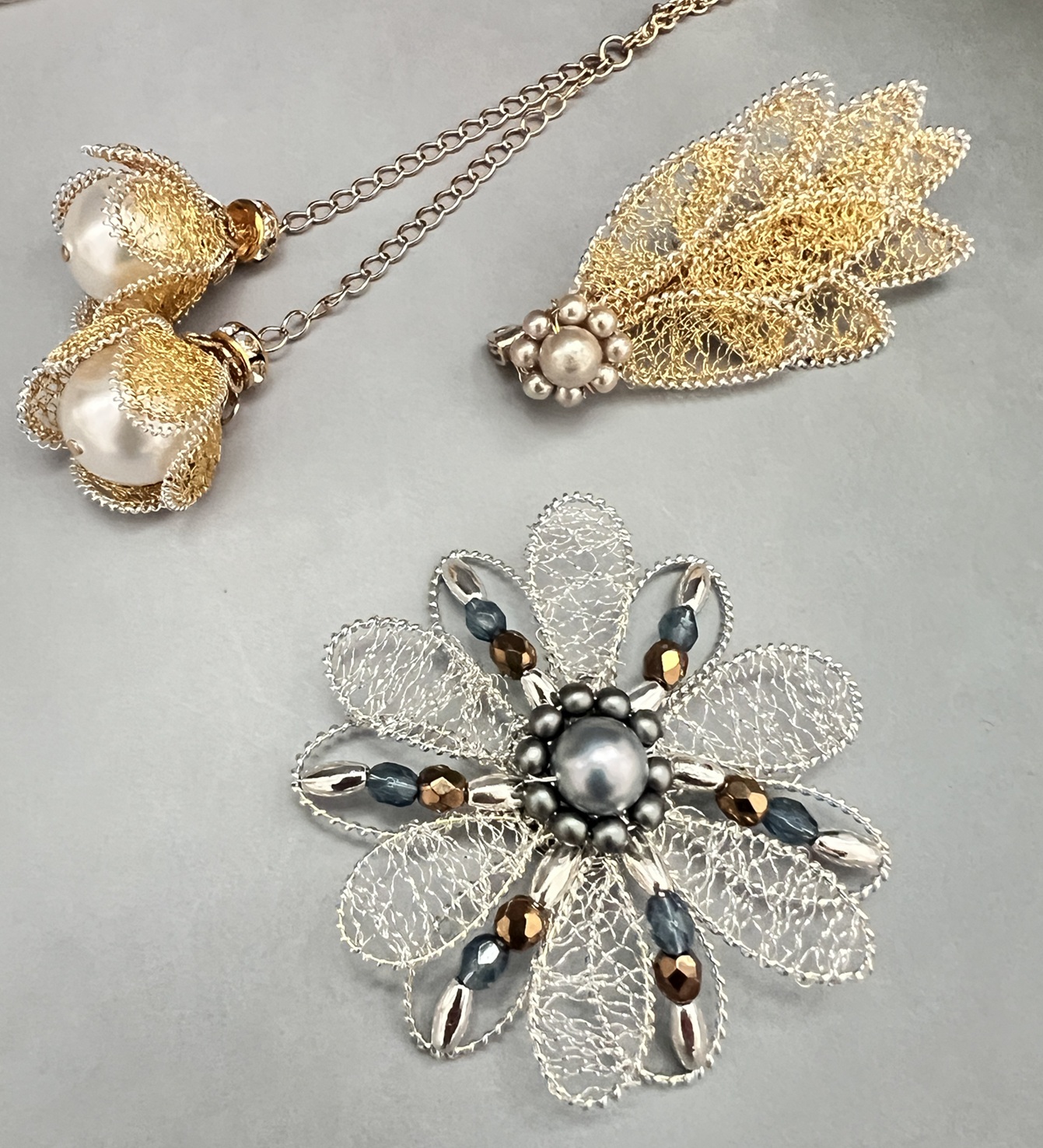 静かに咲く花と葉をつくる オルネフラワーアクセサリー(全3回) 春の新講座 4/27(月)スタート予定