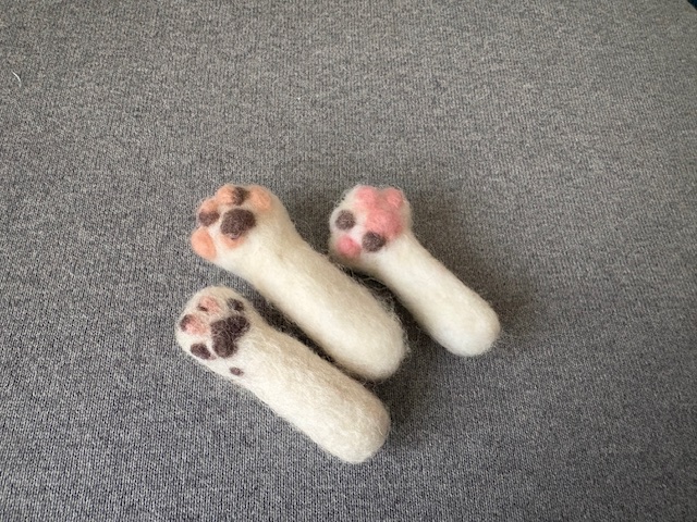 羊毛フェルトで作る ★カラフル肉球グッズ 春の1DAY講座