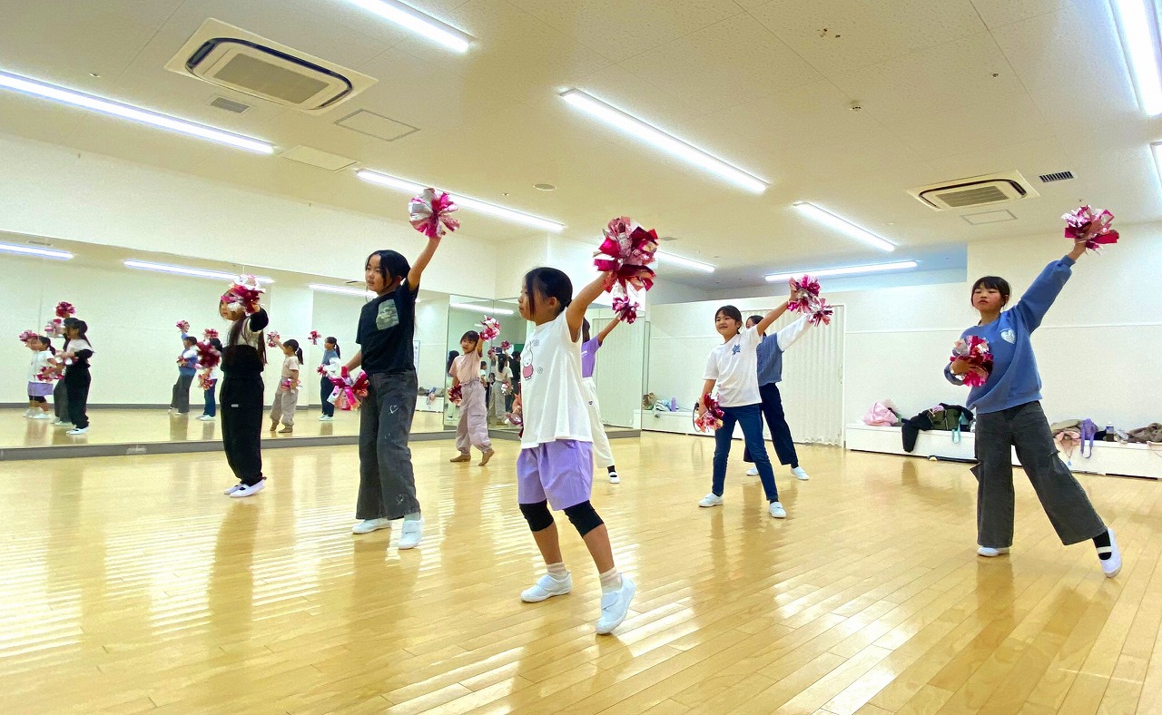 3才～小学校低学年クラス キッズチアダンス&バトン入門<3才～> ★春の新講座 4/6(月)体験会★