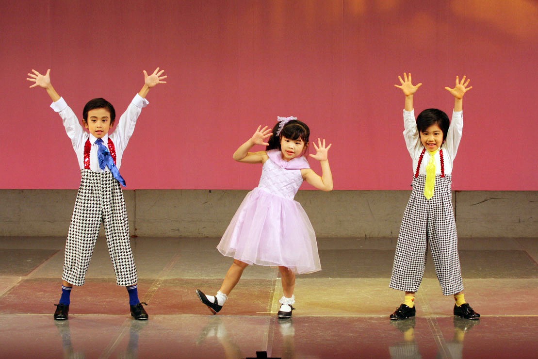 ミュージカルスターをめざそう☆ スニーカーでタップダンス ジュニア