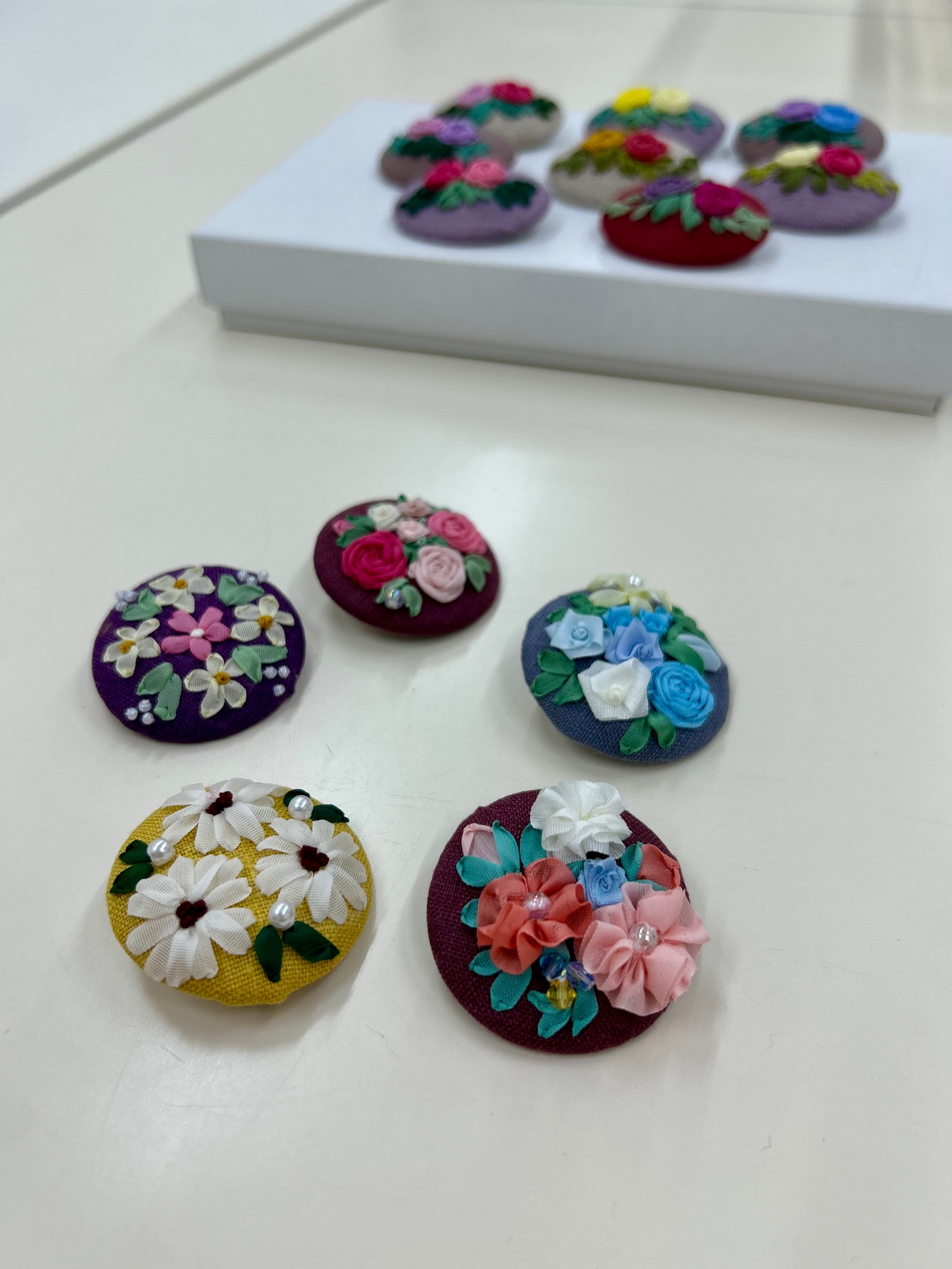 可愛いリボンのお花を楽しむ リボン刺しゅう