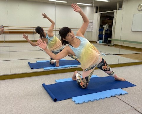 体が硬くても大丈夫! ピラティスストレッチ毎週