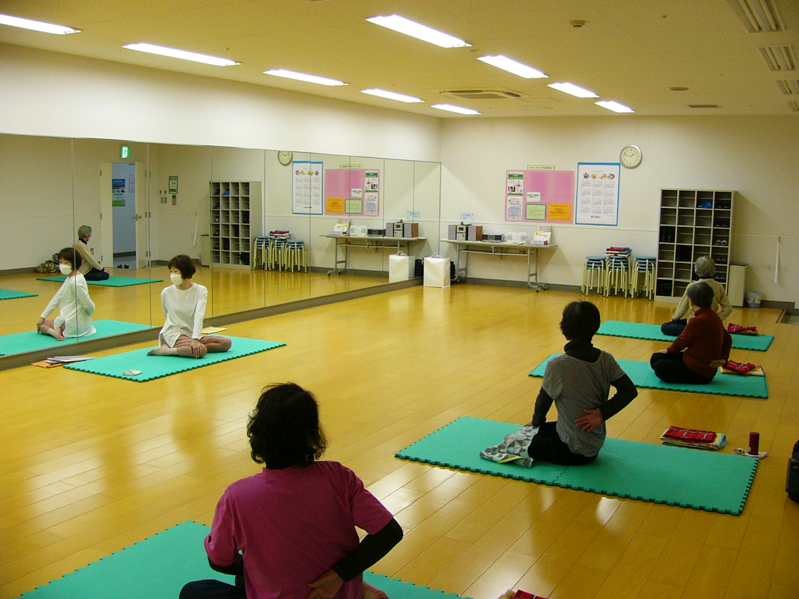 自律神経の乱れを防ぎます 健康ヨーガ (金)