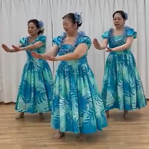 美しい心とカラダを (月)ハワイアン・フラ