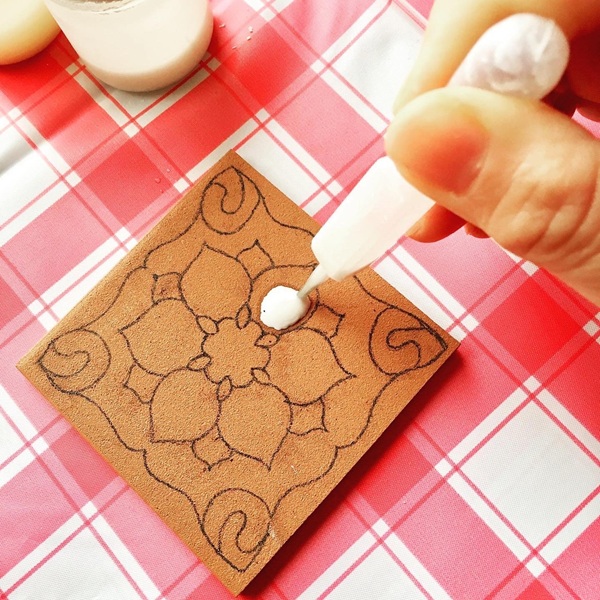 スポイトで描く不思議な技法 スペインタイル絵付け 春の1日講座 4月21日(水)