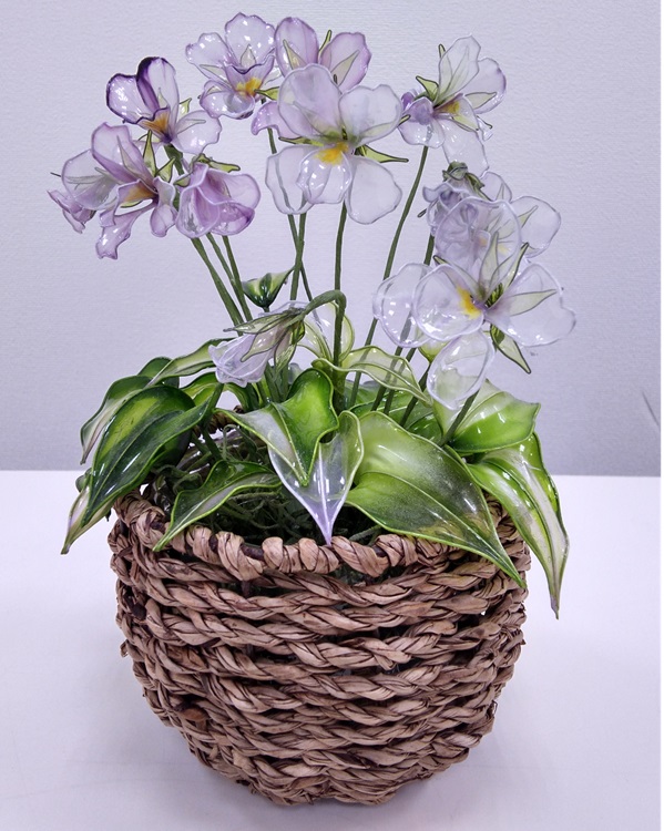 ワイヤーと樹脂液で作る アメリカンフラワー