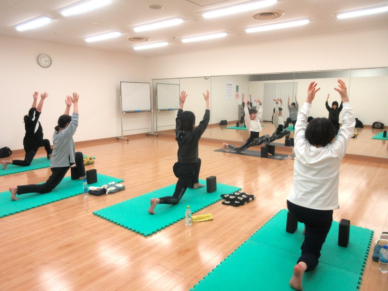 はじめてでも安心 やさしいヨガ 春の体験会 3/28・4/11