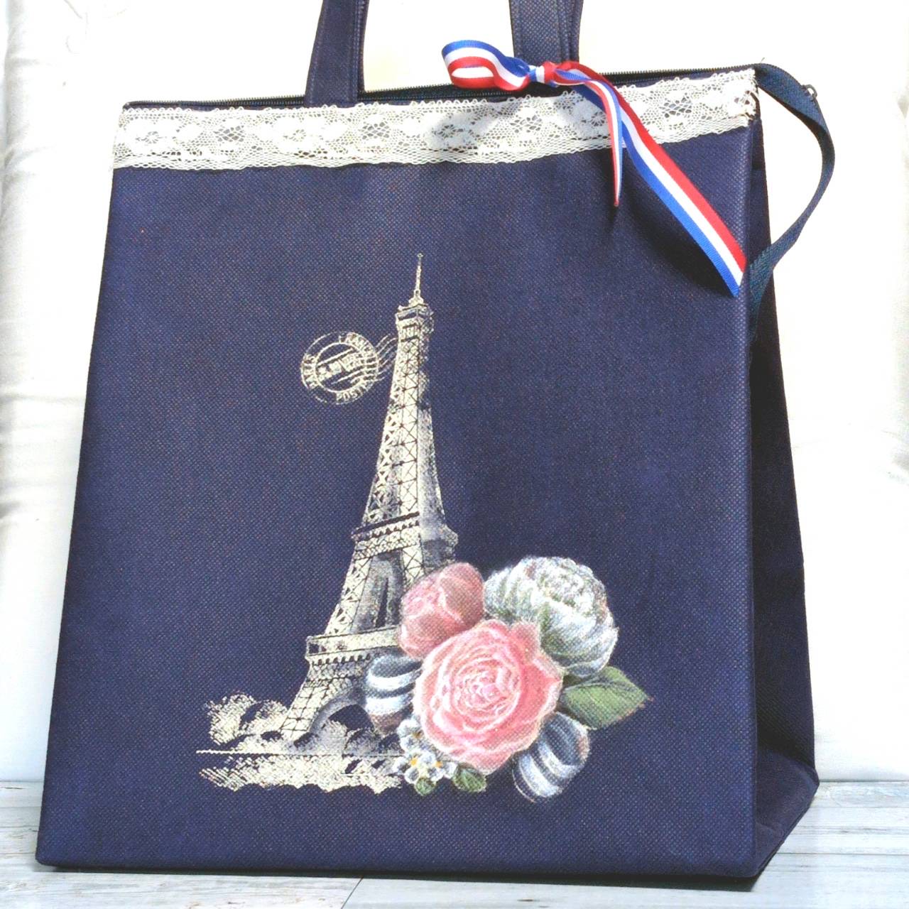 お花に簡単色付け エッフェル塔の保冷バッグ