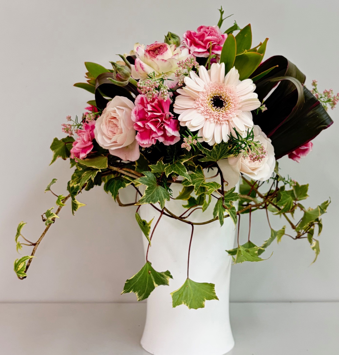 花と遊ぶ フラワーアレンジメント