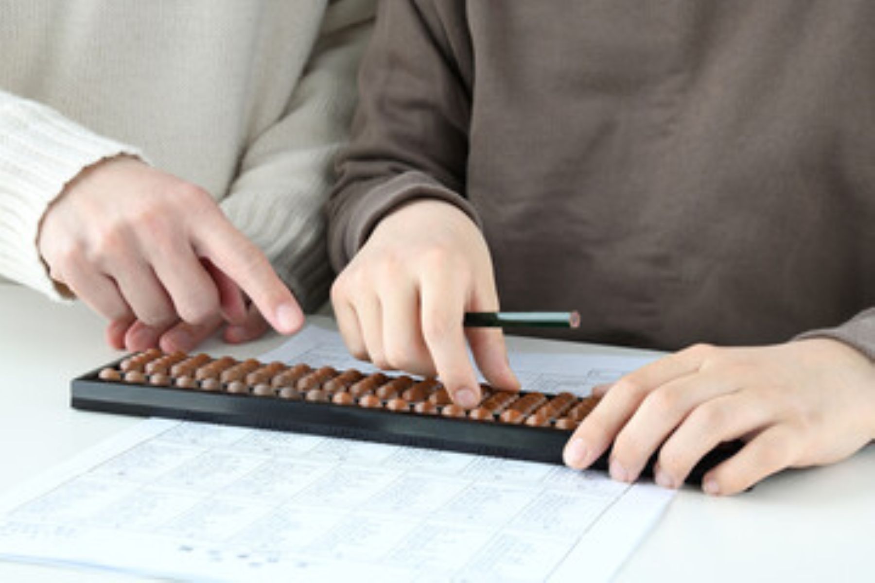 集中力アップで能力向上 子供そろばん教室