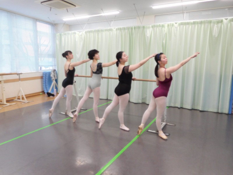 はじめてみよう 月に2回のクラシックバレエ