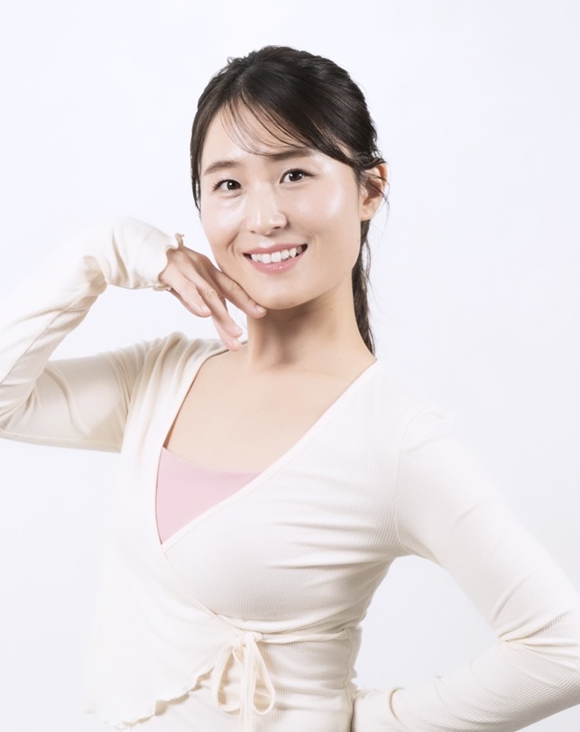 笑顔で印象アップ! 初夏の表情筋リフレッシュ顔ヨガ 春の1DAY講座 5/1(金)