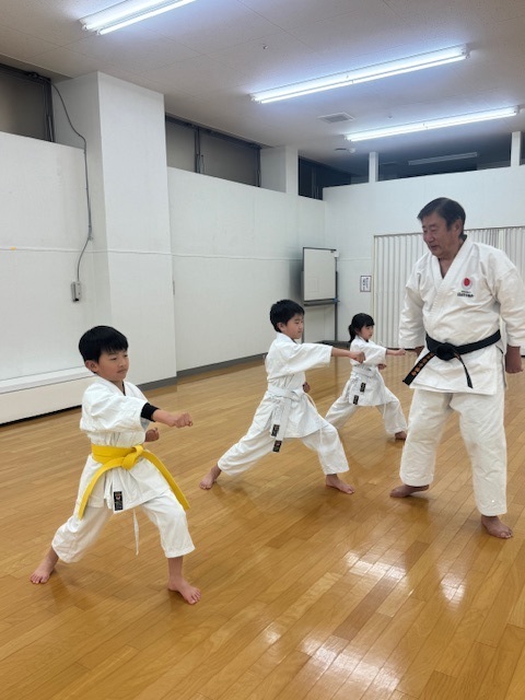 ジュニア・親子・大人みんな一緒に 平日の空手教室(親子)