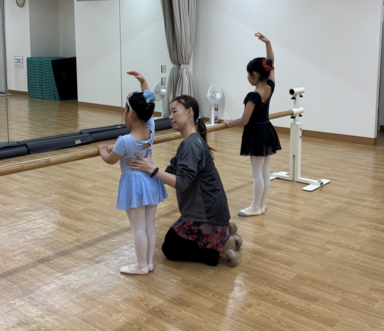 土曜日の クラシックバレエ (16:30) 小学生 【一日体験】3/21・28・4/4 (土)