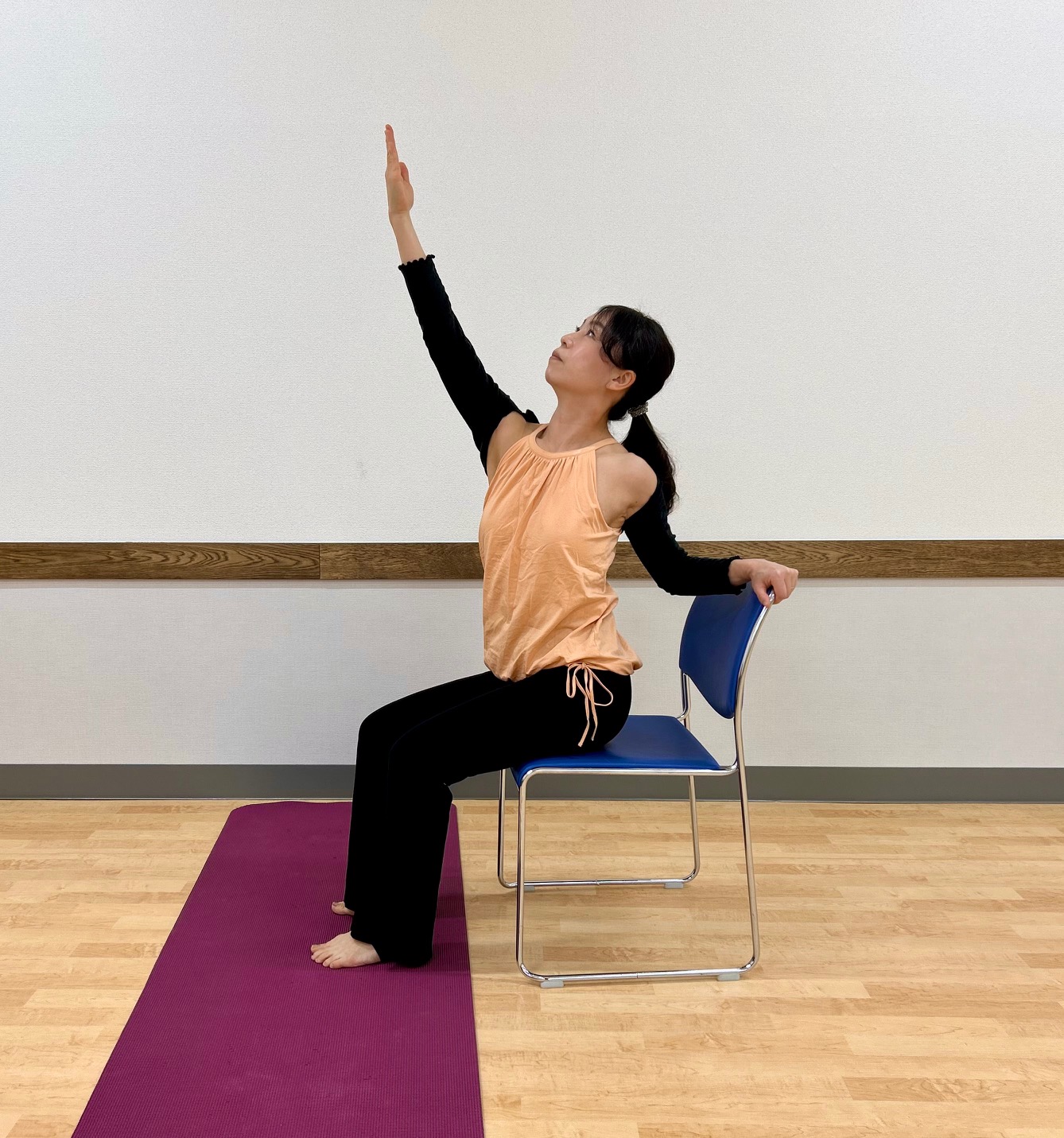 イスで行う ゆったりアロマヨガ&ストレッチ 新講座 3/26・4/9(木)特別体験会