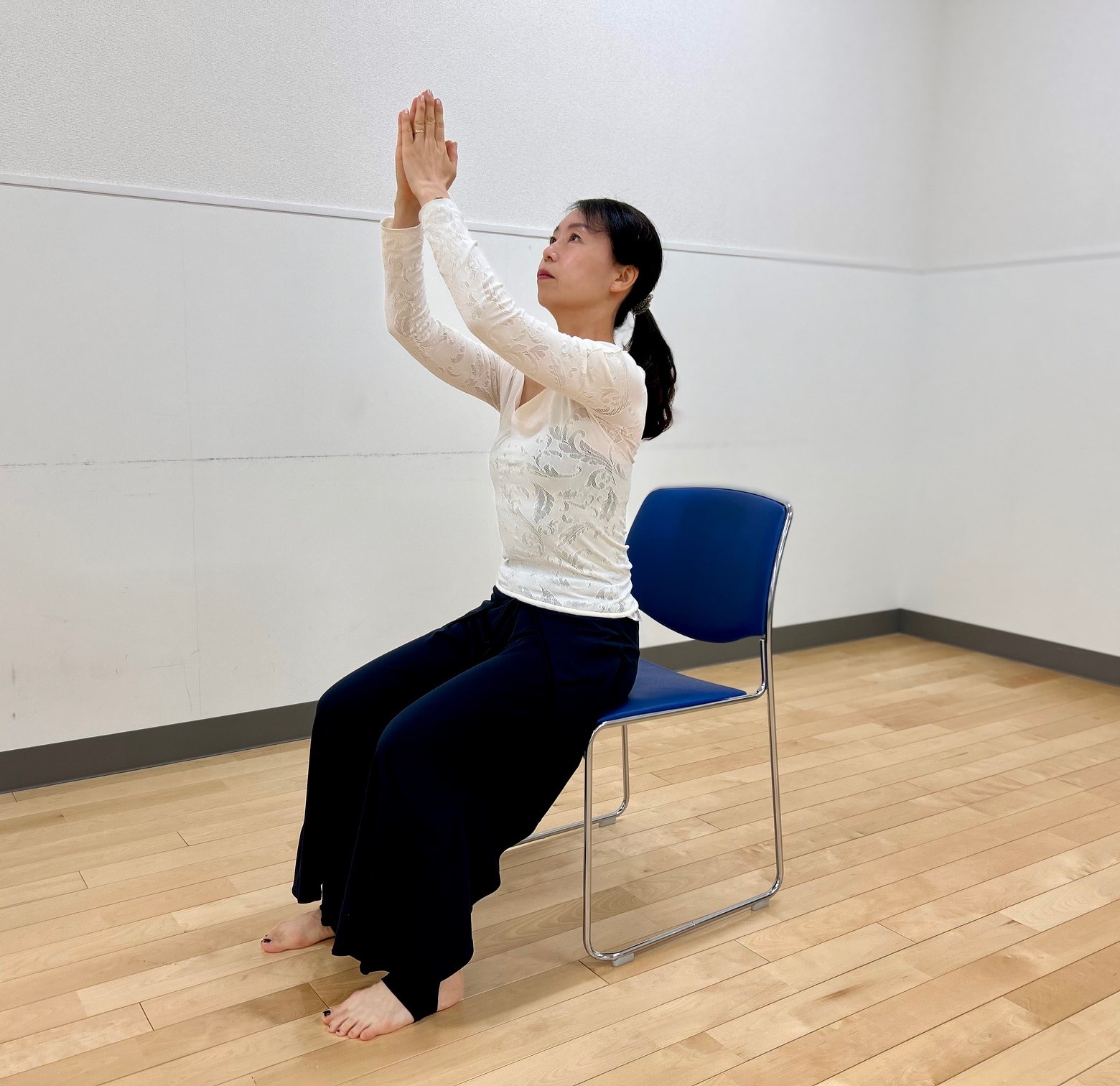 イスで行う ゆったりアロマヨガ&ストレッチ 新講座 3/26・4/9(木)特別体験会