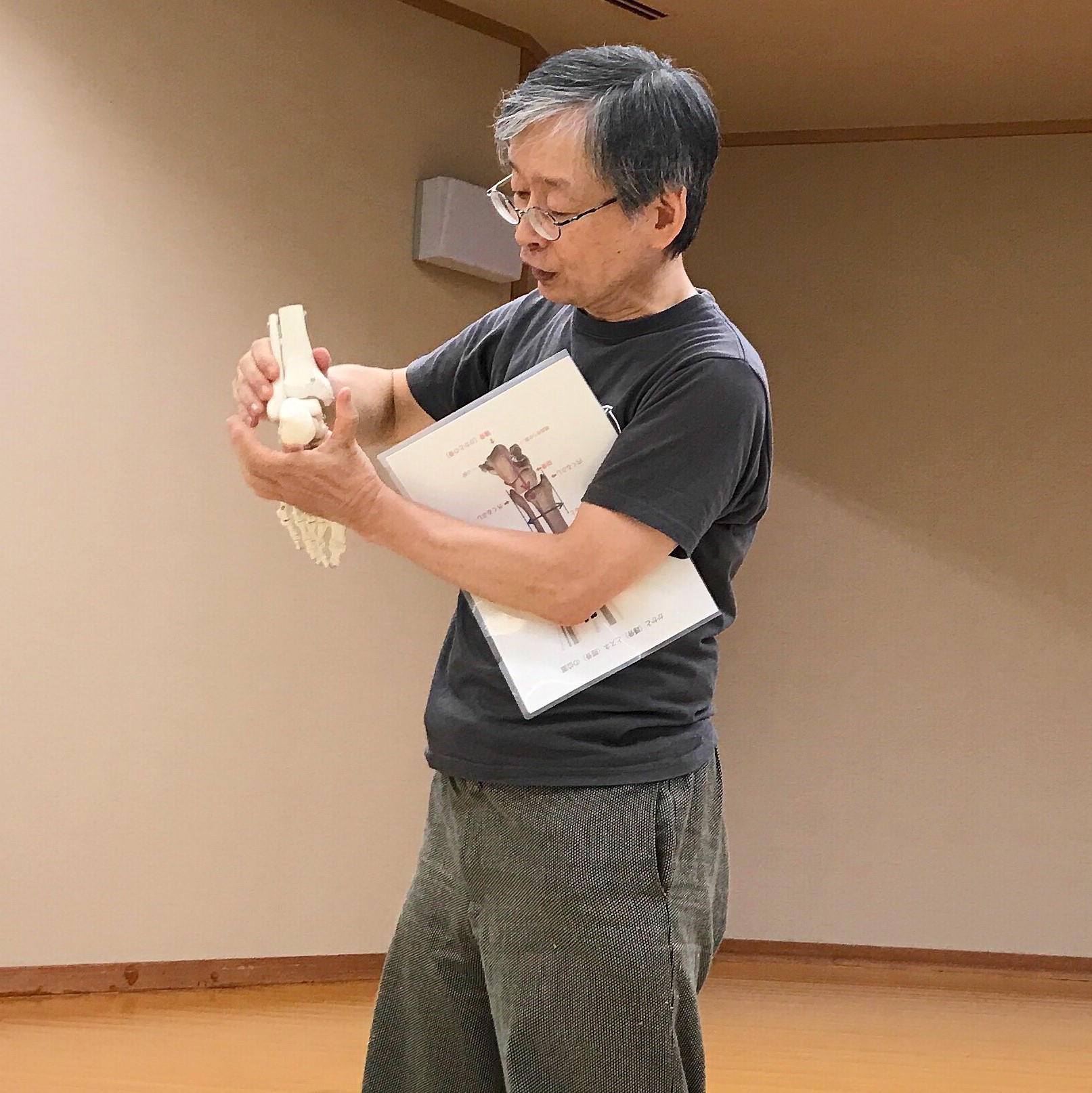 「骨なり」に立てば楽々動ける 骨格バランス体操