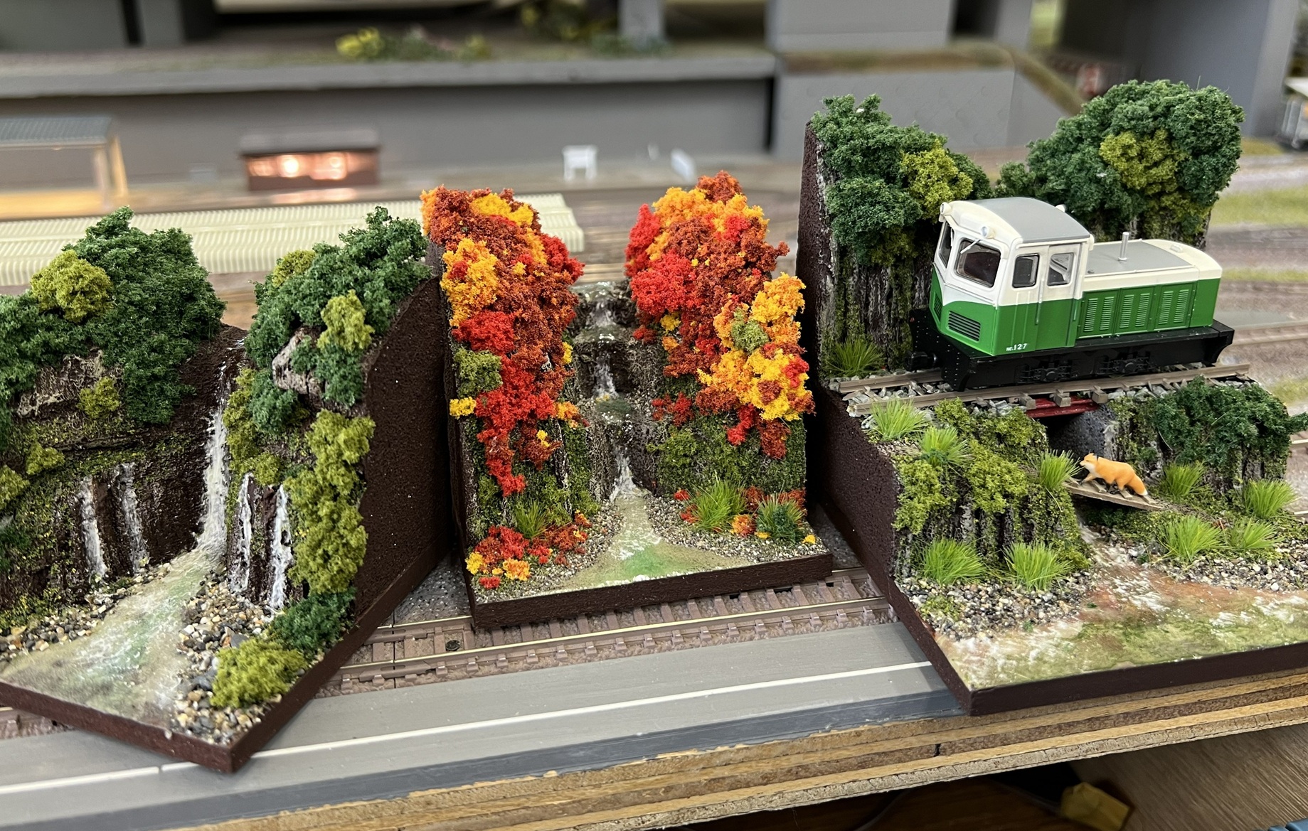 ミニチュアの風景を作ろう! ジオラマ～鉄道と情景模型の世界～ 【春の新講座】4/22(水)特別体験会