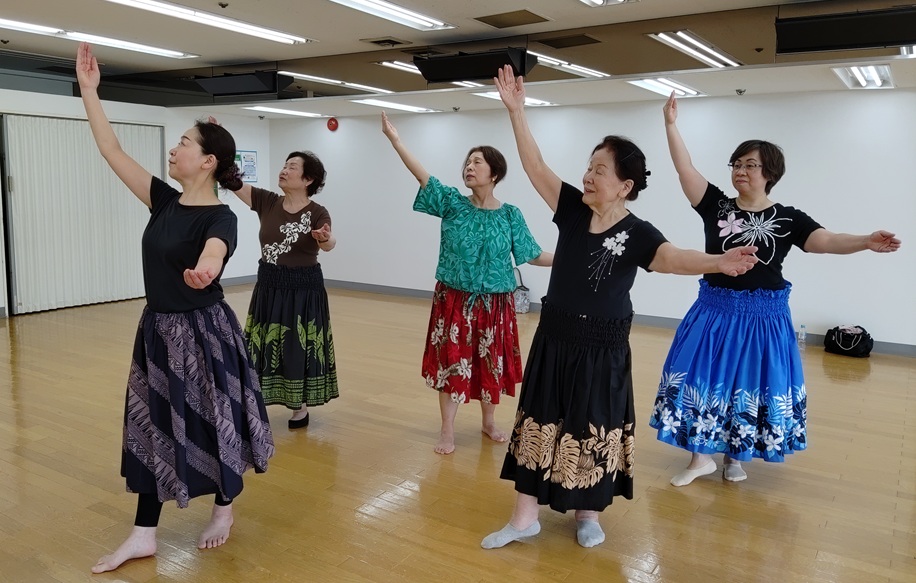 ゆったり楽しく健康に! シニアのためのフラダンス 夏の新講座 5/26・6/9(火)新講座体験会