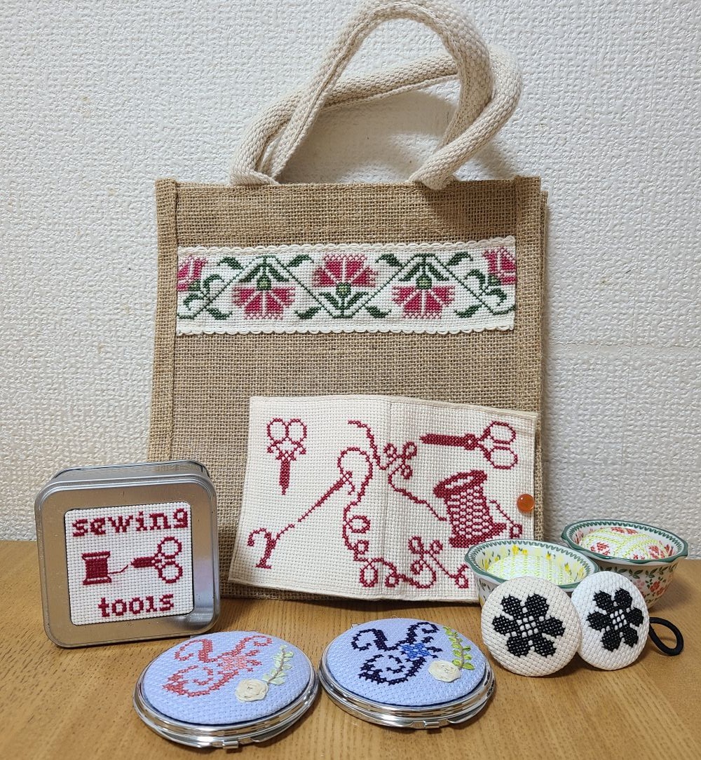 刺しゅう初心者から経験者まで クロスステッチ 【一日体験】5/26・6/23(火) 体験費880円 体験教材費550円 くるみボタン作成