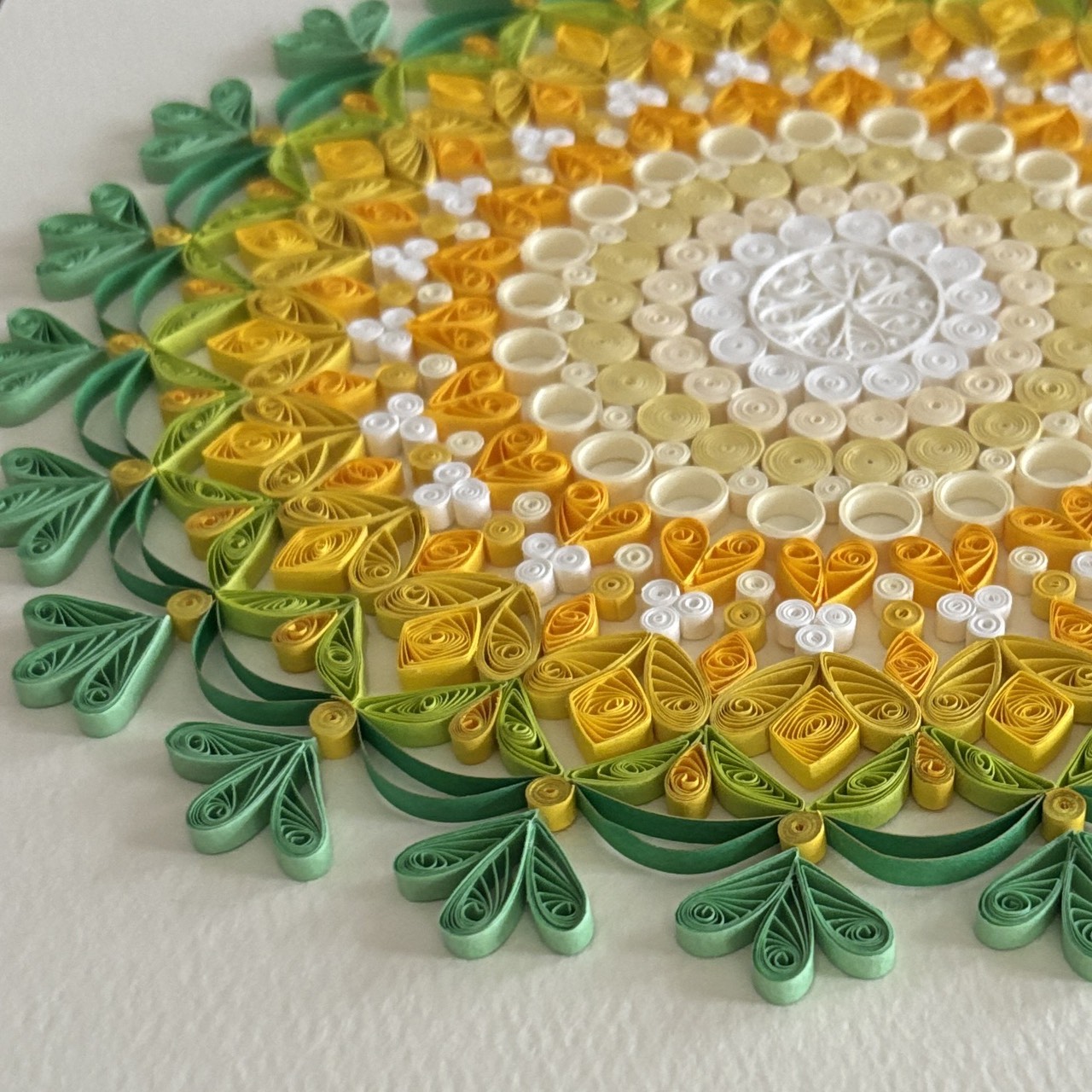 繊細で可憐なペーパーアート 楽しいクイリング教室