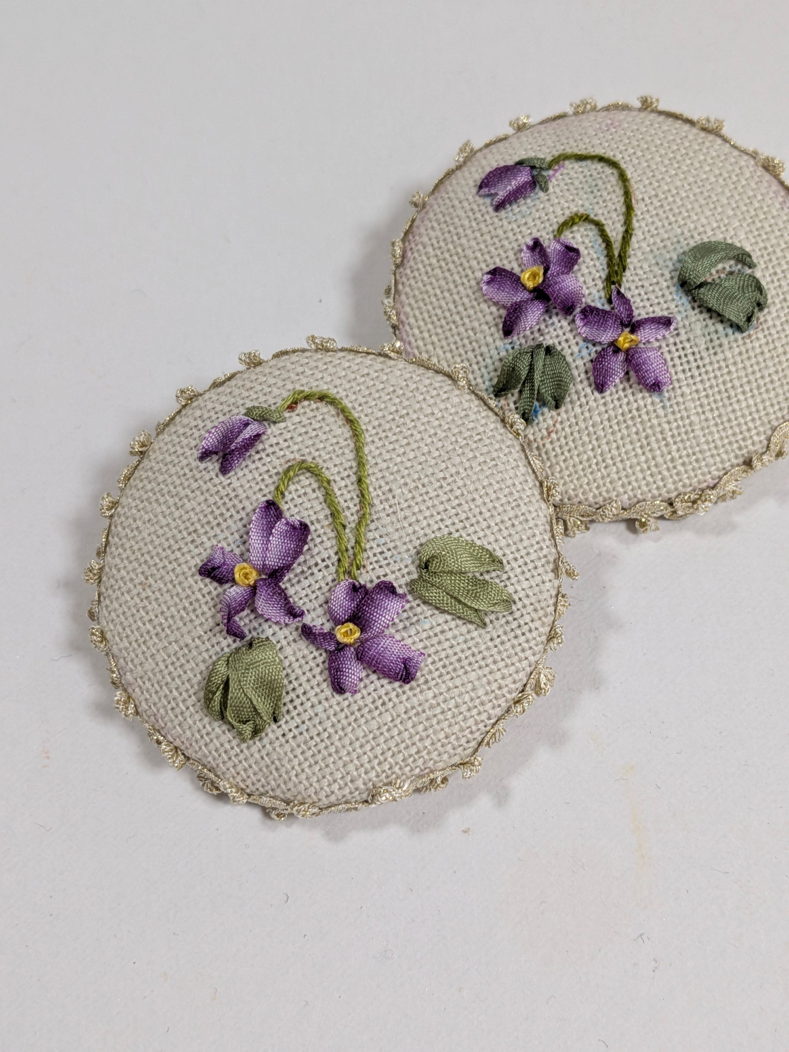 大人可愛い リボン刺繍の小物時間