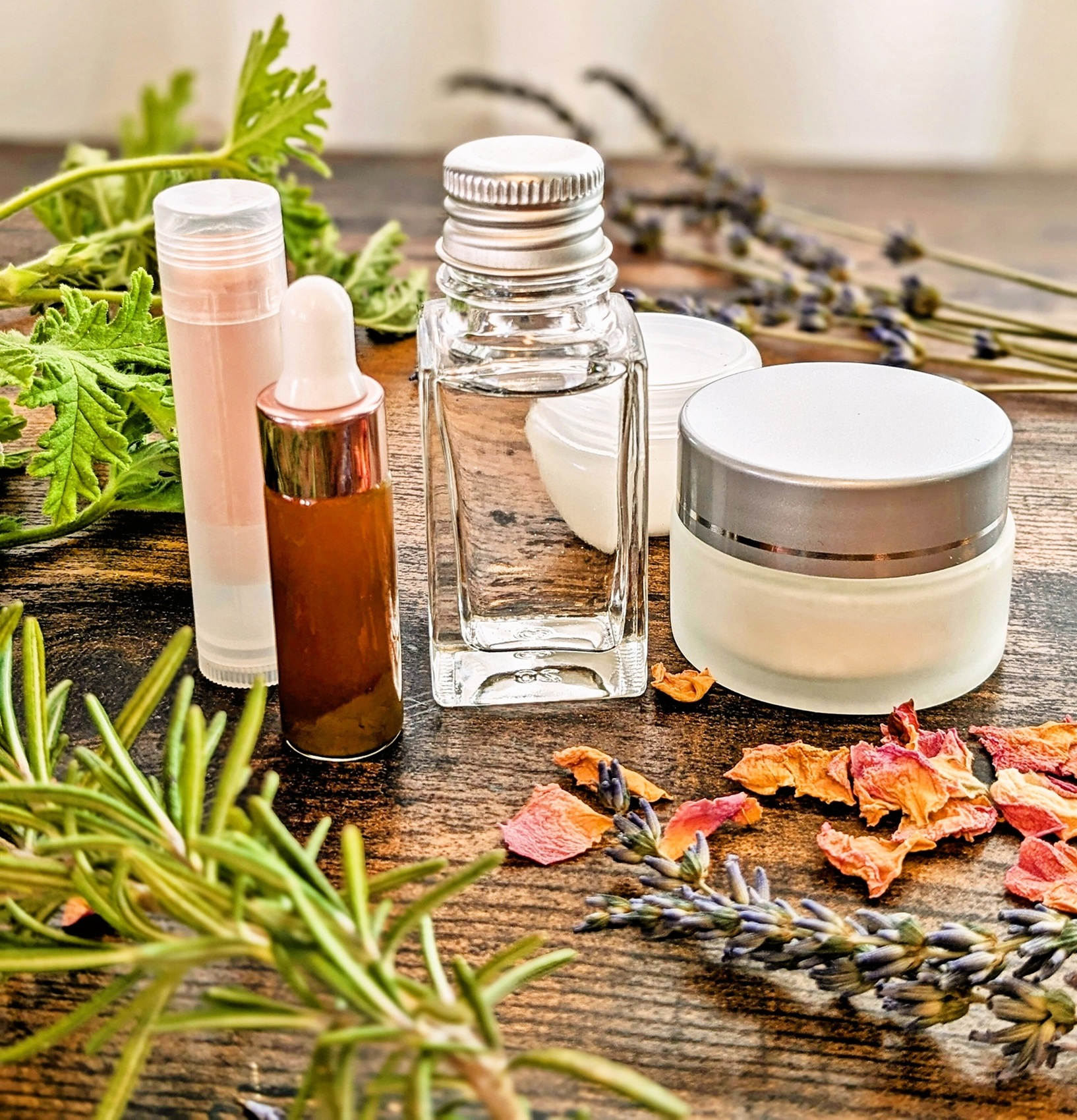 ハーブの恵みで日常を豊かに! ハーブを楽しむ 夏の新講座 6/16(火)特別体験会