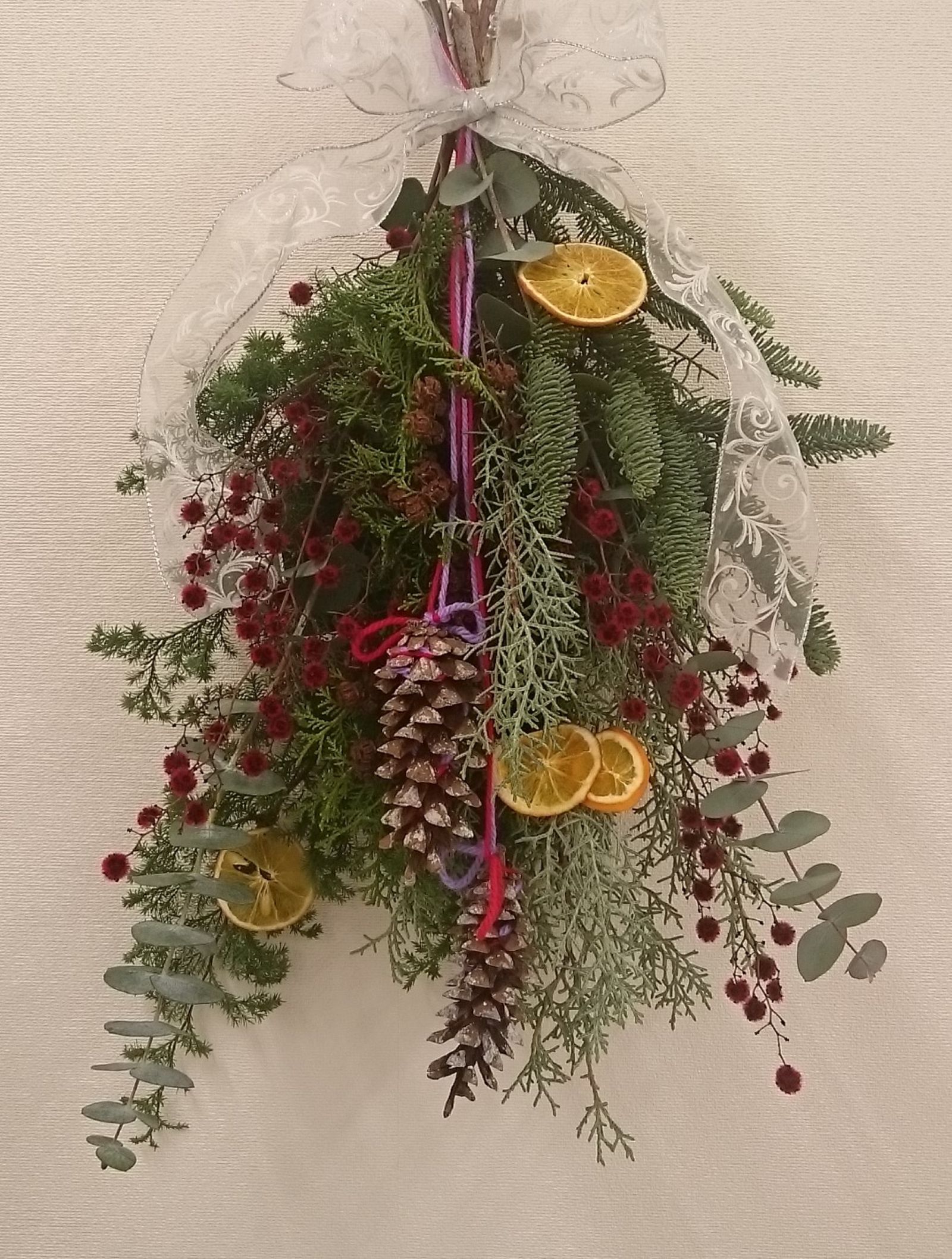 季節の植物を束ねて飾りましょう 楽しいスワッグ作り