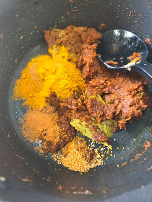 本格カレーがすぐに出来上がる!! カレーペーストから作るチキンカレーと手作りナン 【1DAY 登録事務手数料不要】7/13(月)