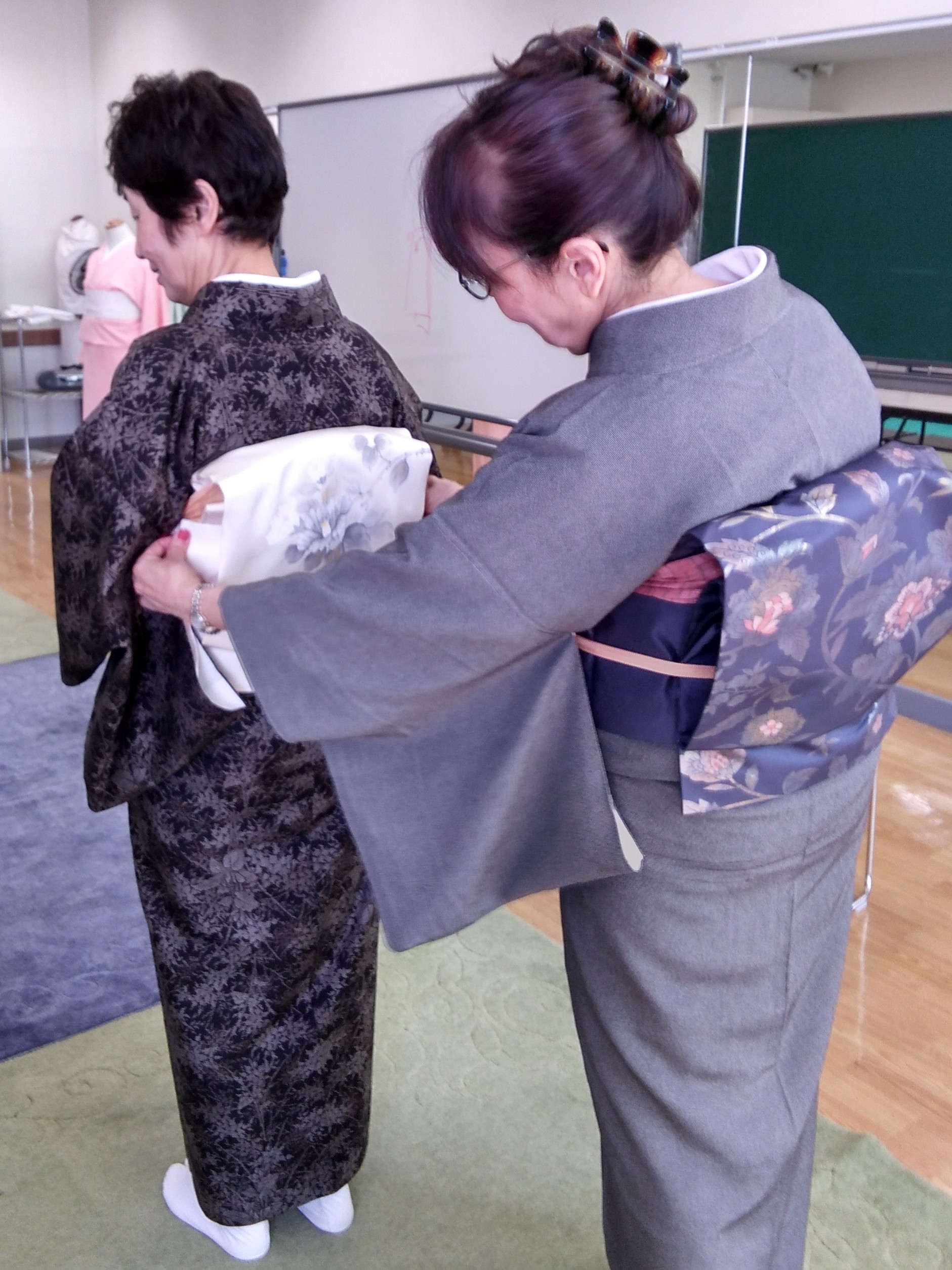 きものを着こなす 基本の着付け教室