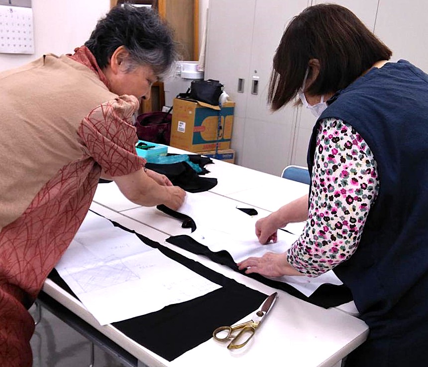 お手持ちの着物を大事に使って 和服地の簡単リメイク