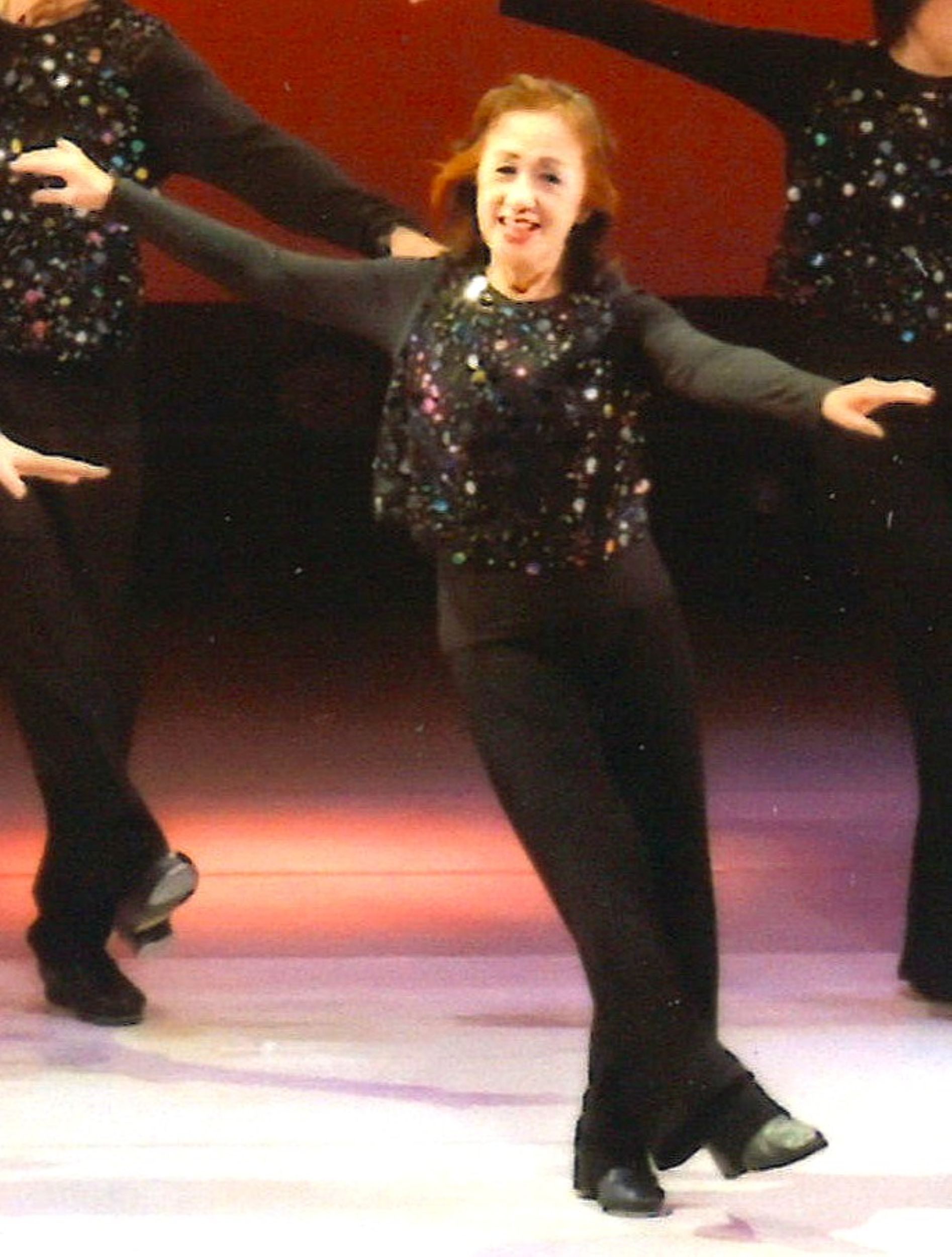 リズムに合わせて楽しく踊りましょう TAP DANCE