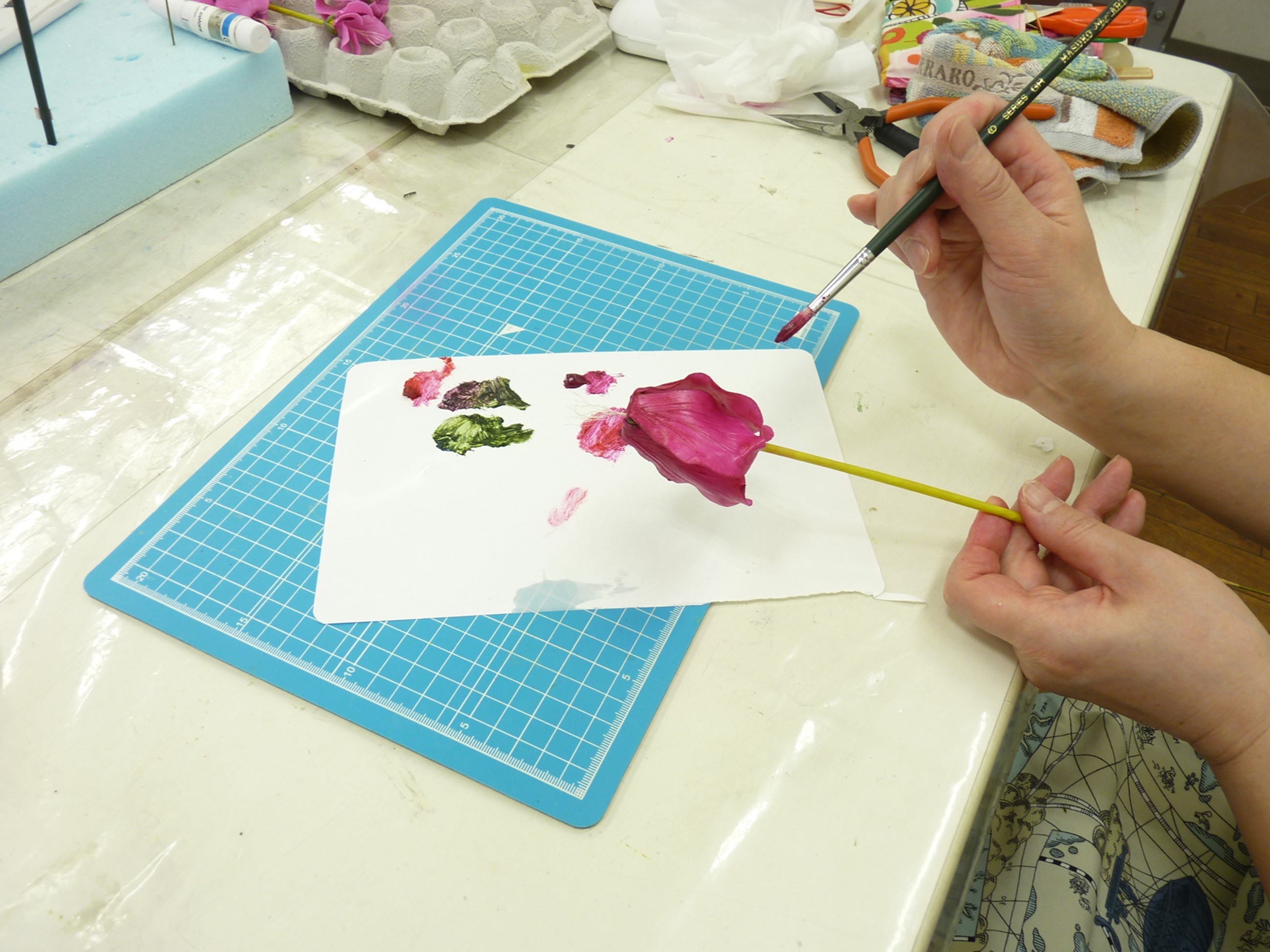 粘土でつくるフレッシュフラワー マスコアートの花(入門・基礎科)
