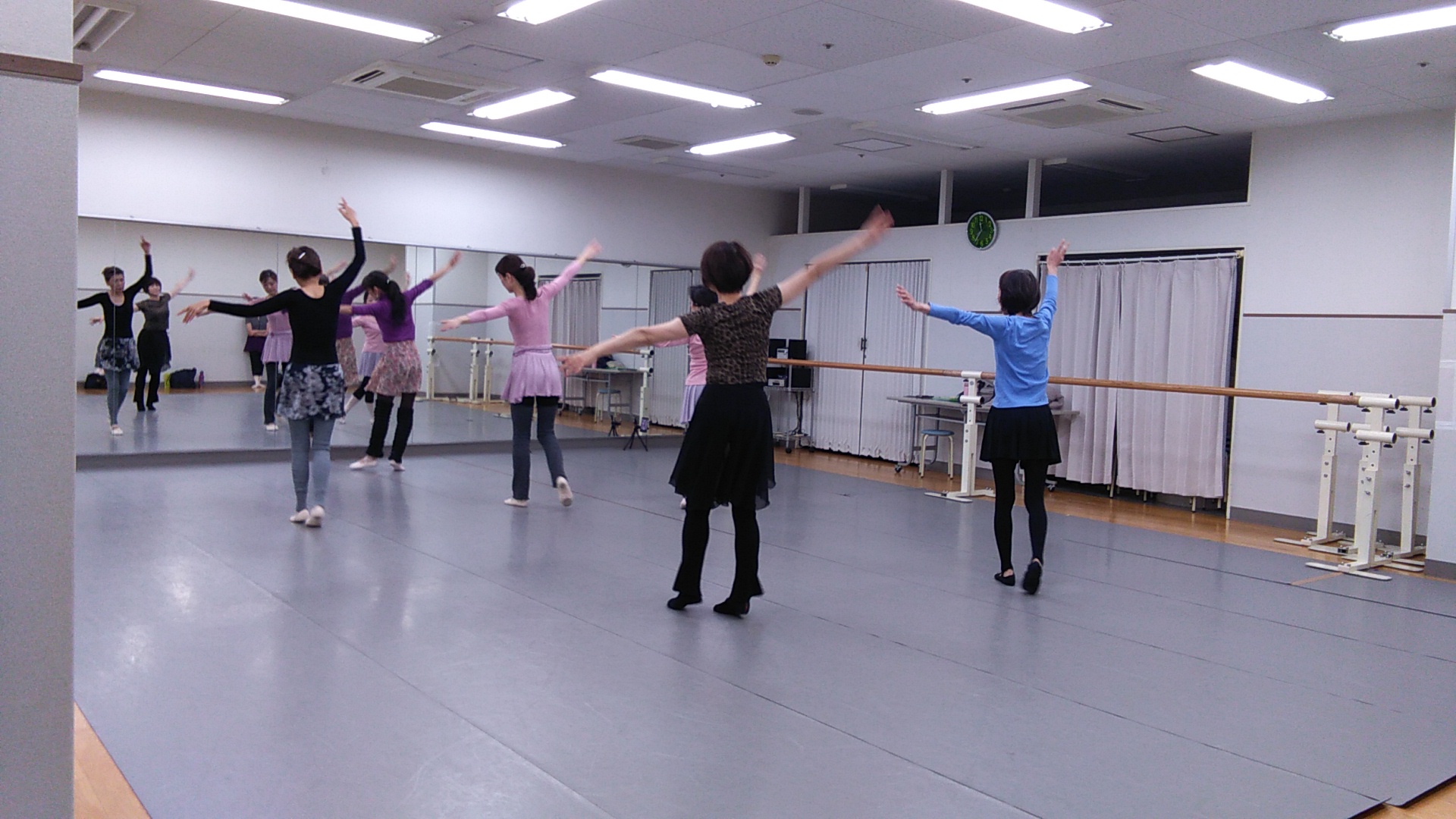 基本の「き」を学べる プレバレエレッスン