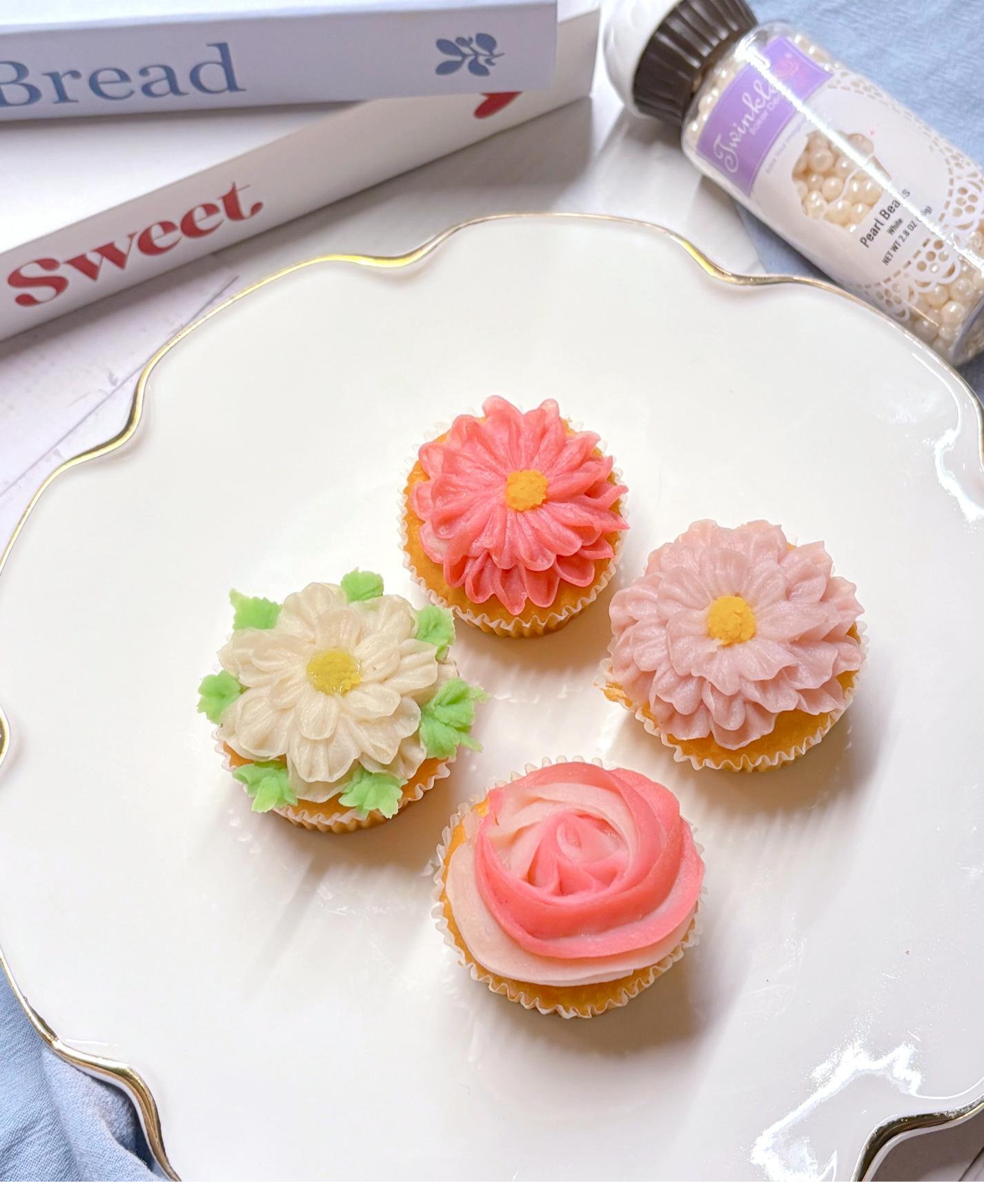 口金でお花絞り (全3回)お花のスイーツクラフト 秋の新講座(全3回) 10/2・11/6・12/4(金)